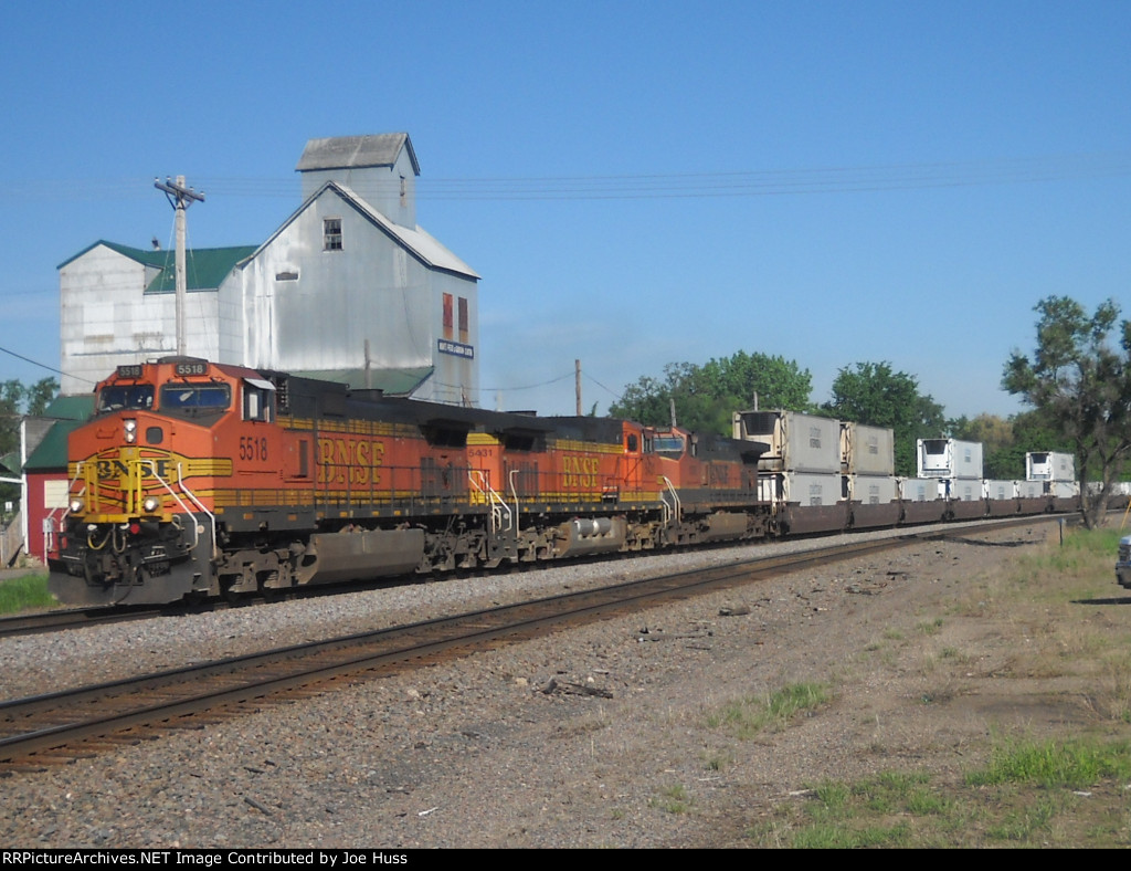 BNSF 5518 East